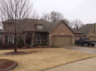 4400 SW Creek View St, Bentonville, AR 72712