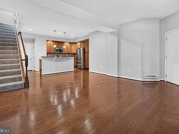 2nd image of 1303 Cheswick Ln