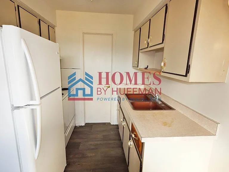 103 East Strain Street — Photo 7