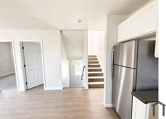 1016 N Pioneer Ave #A — Photo 4