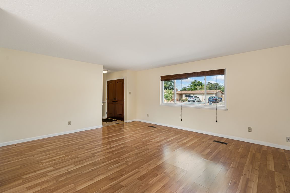 next background image