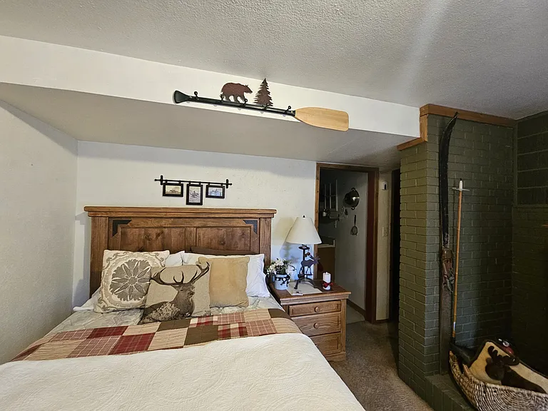 15240 Deby Dr — Photo 6