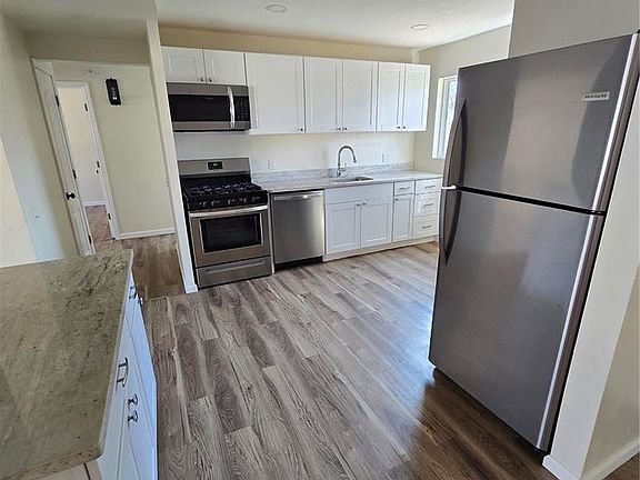 3rd image of 1240 Mullanphy Rd