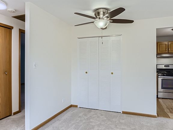 4th image of 122 Cotuit Ct #122