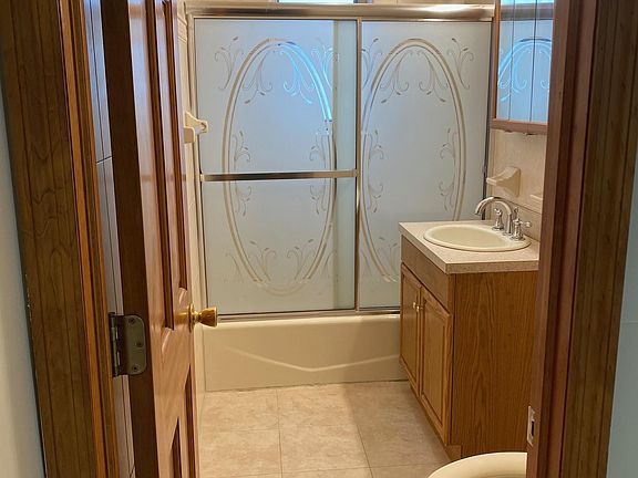 beautiful tile bathroom