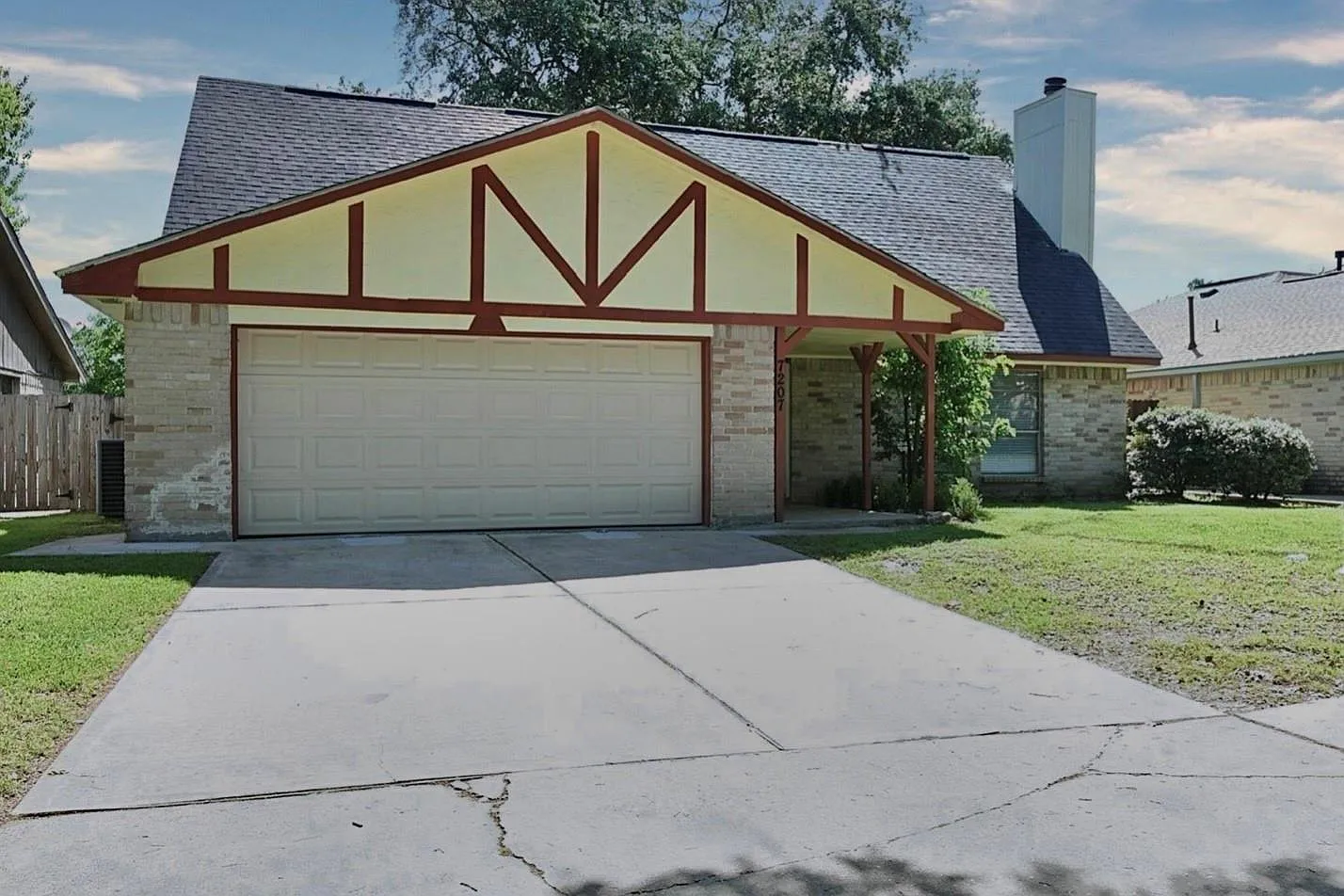 4 bed, 2.5 bath, 2618 sqft, $2,095 — Photo 3