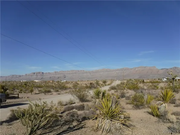 914 W Overton Dr, Meadview, AZ 86444