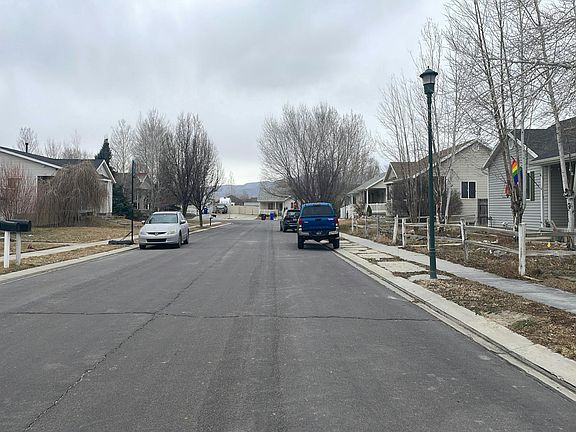 5th image of 2035 E Weeping Willow Way
