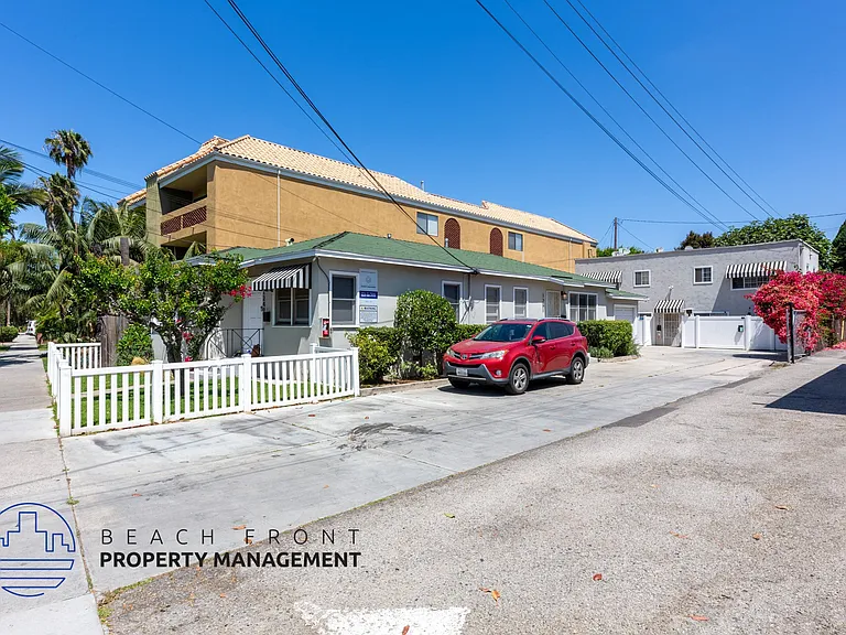 1249 E 3rd St — Photo 9
