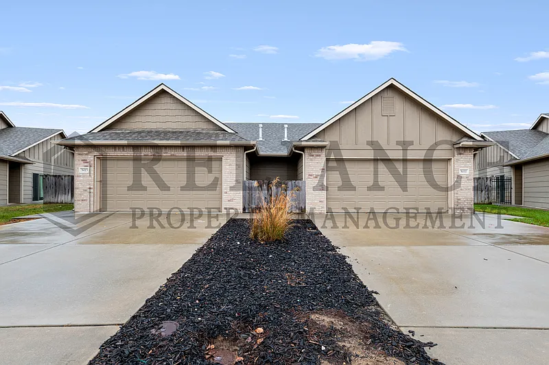 3 bed, 2.0 bath, 1092 sqft, $1,475 — Photo 2