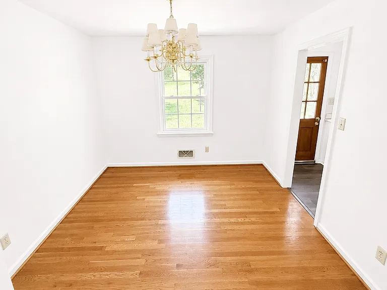 5820 Castle Rock Rd — Photo 4