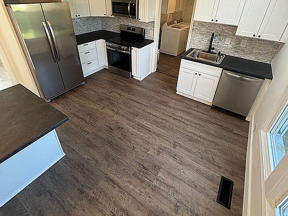 3rd image of 518 Liberty St