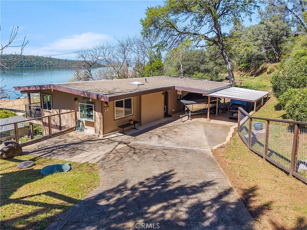 3103 Manzanita Rd photo 1