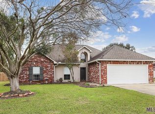 43526 Galvez Oaks Dr, Prairieville, LA 70769