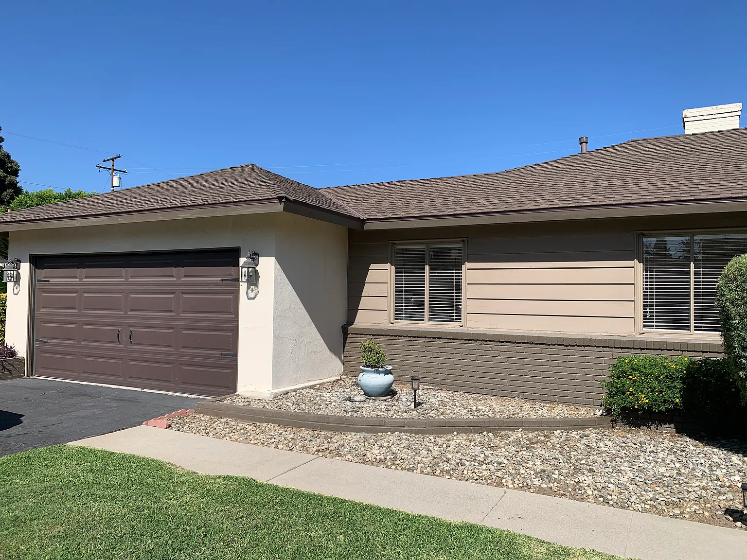 1724 Grace Ave — Photo 3