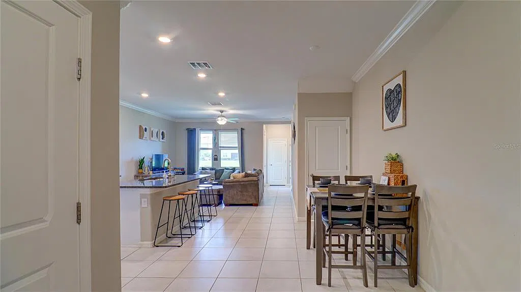 3 bed, 2.5 bath, 1597 sqft, $2,500 — Photo 4