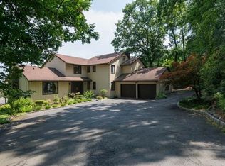 1344 Johnston Dr, Watchung, NJ 07069