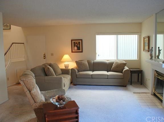 3rd image of 22101 Burbank Blvd Unit 4