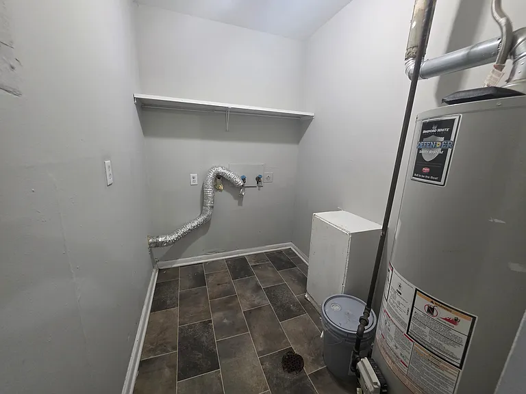 2398 Velma Ave — Photo 11