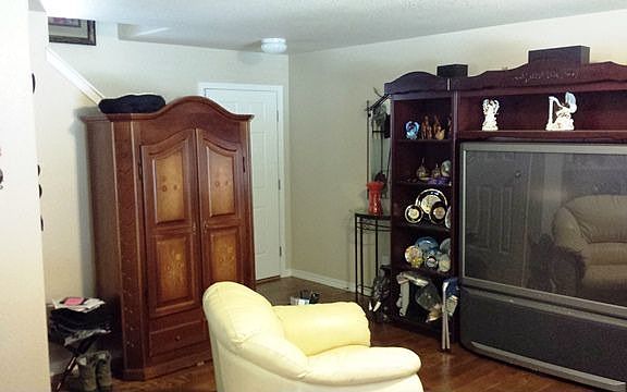 Entry-family room