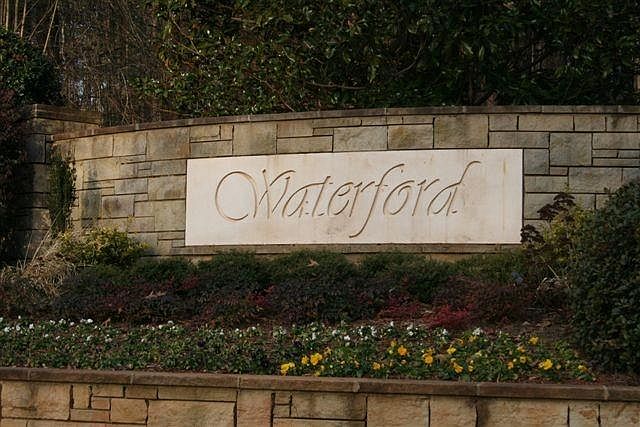 1st image of 121 E Waterford Dr