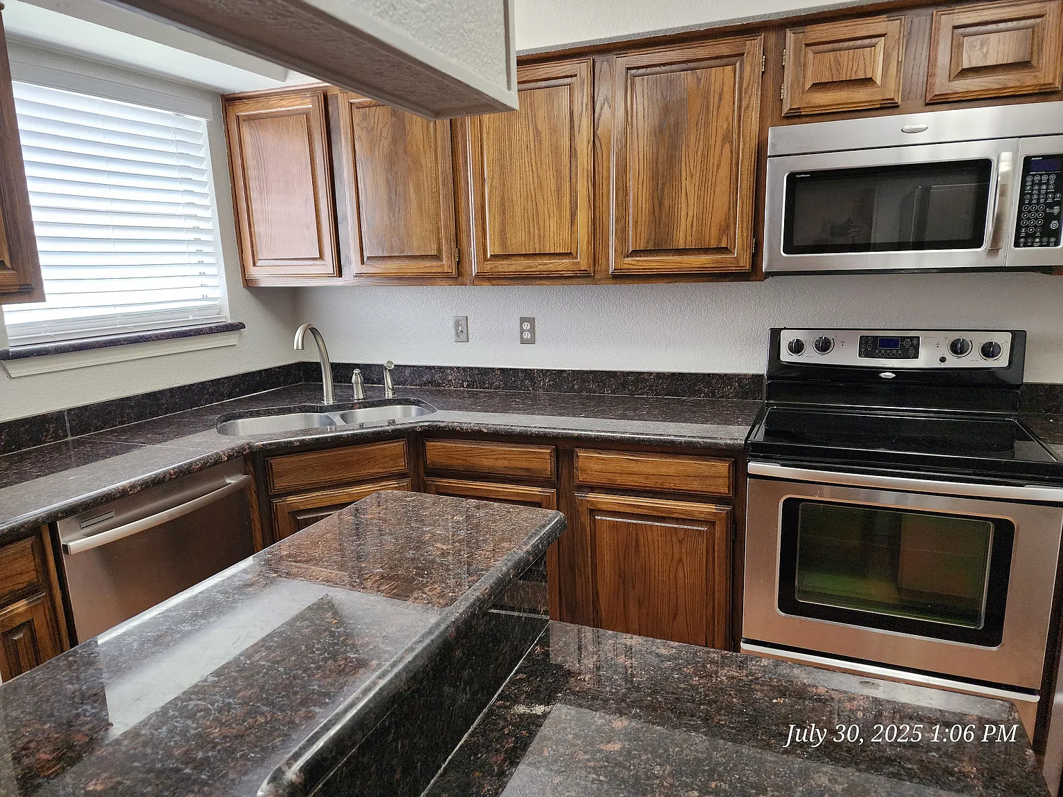 2 bed, 963 sqft, $1,395 — Photo 4