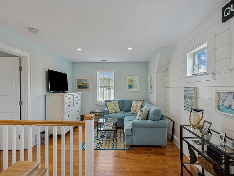 50 Lamb Ave — Photo 10