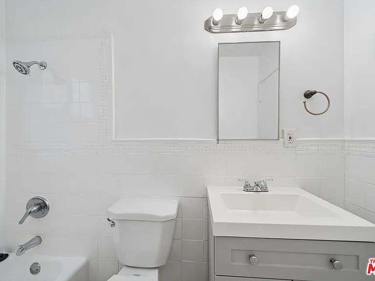 7209 Willoughby Ave #2 — Photo 13