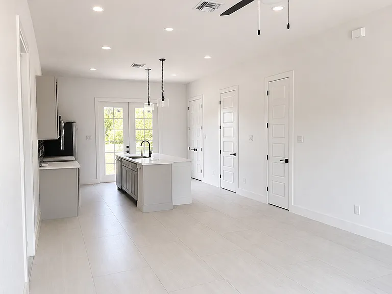5318 Medical Dr #1001 — Photo 11