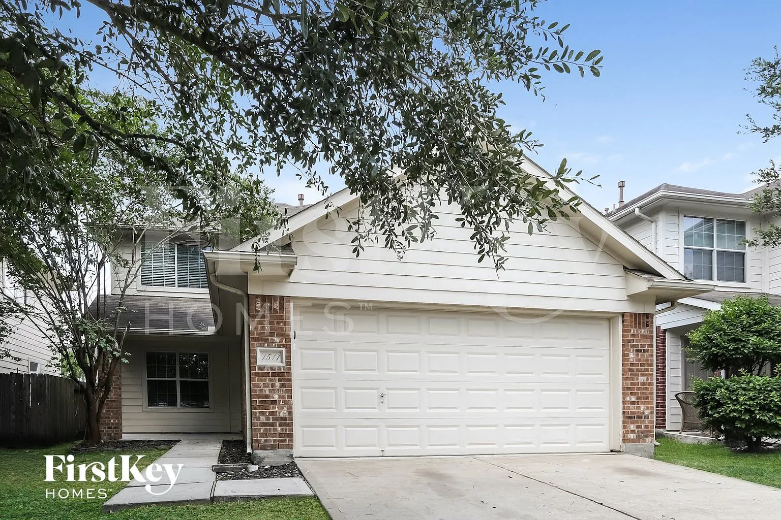 4 bed, 2.5 bath, 1800 sqft, $1,900 — Photo 2