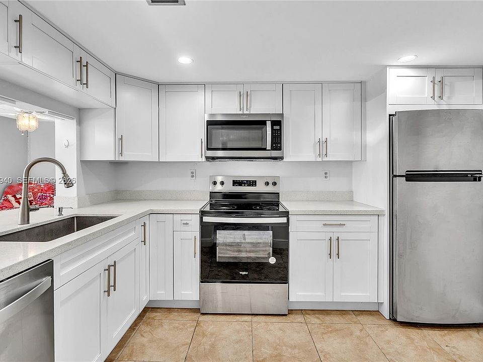 1st image of 3252 Foxcroft Rd APT 102