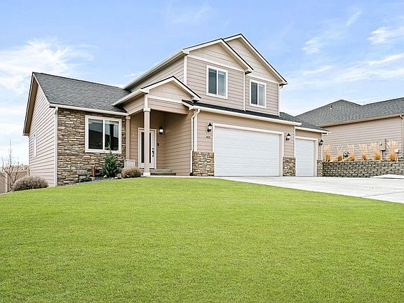 3rd image of 1400 Valhalla Loop