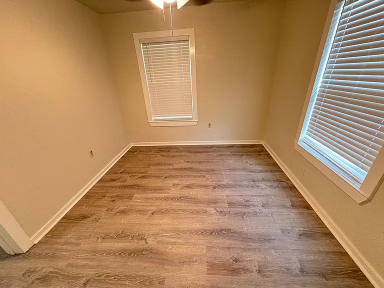 721 Perry Ave — Photo 6