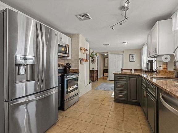 5th image of 180 Haverhill Ave