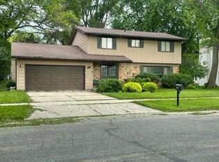 1819 Wilshire Dr NE, Rochester, MN 55906