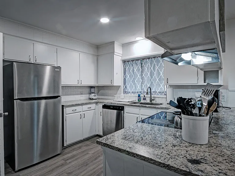 1015 Adkins Blvd — Photo 15