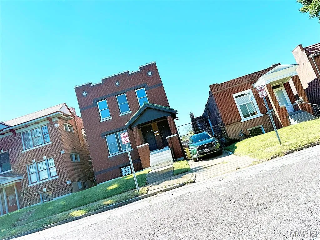2 bed, 1087 sqft, $1,200 — Photo 2