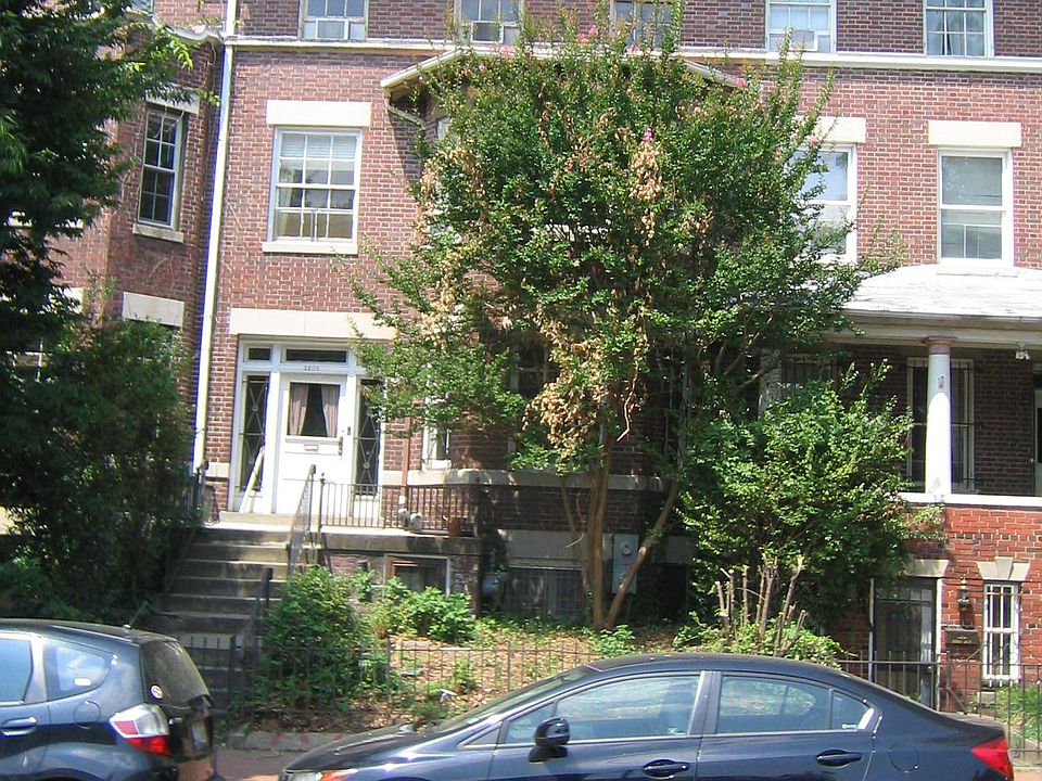 Exterior view on 17th Street