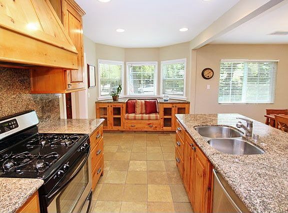 5th image of 4724 Camellia Ave