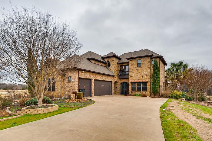 1st image of 230 Brookbend Dr