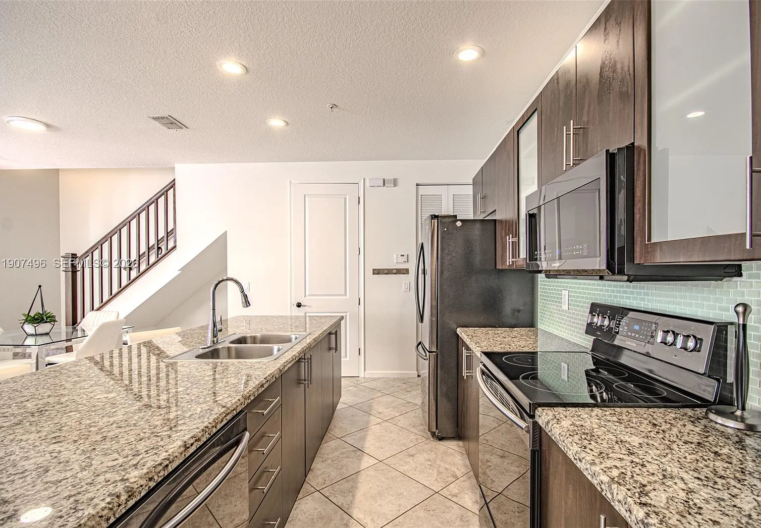 2 bed, 1354 sqft, $3,500 — Photo 3