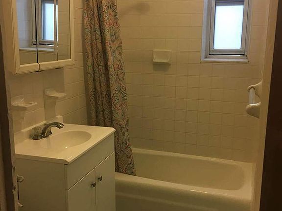 5th image of 4311 34th Ave APT 2R
