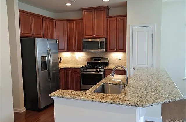 2504 Alyssa Ln — Photo 3