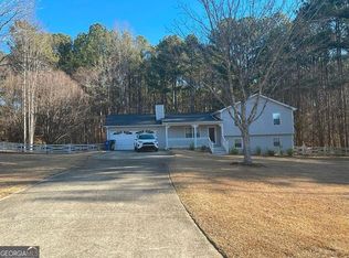 2615 Azalea Dr, Loganville, GA 30052