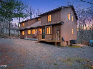 176 Pebble Rock Rd, Lackawaxen, PA