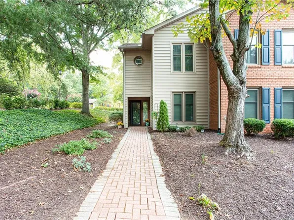 1005 Garden Ct, Sandy Springs, GA 30328