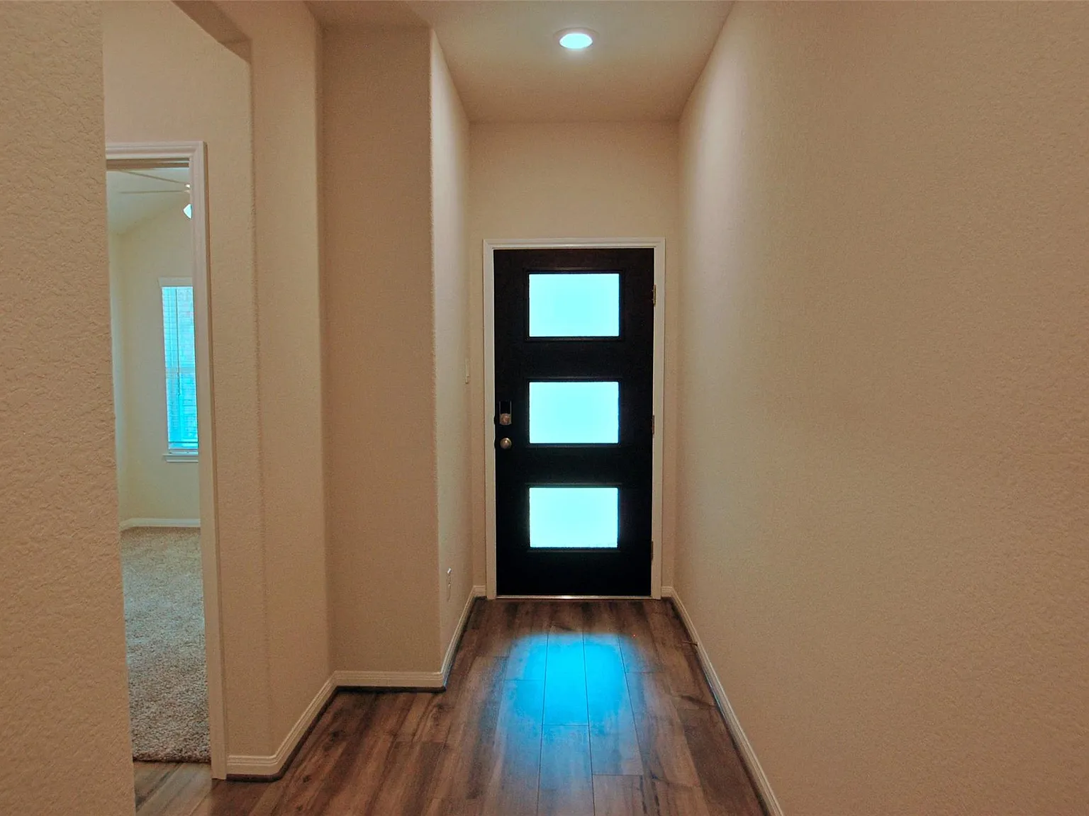 3 bed, 2.0 bath, 1474 sqft, $2,395 — Photo 3