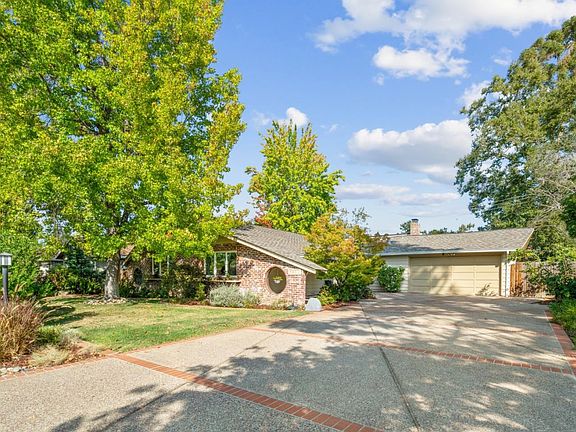 2nd image of 12338 Brookglen Dr