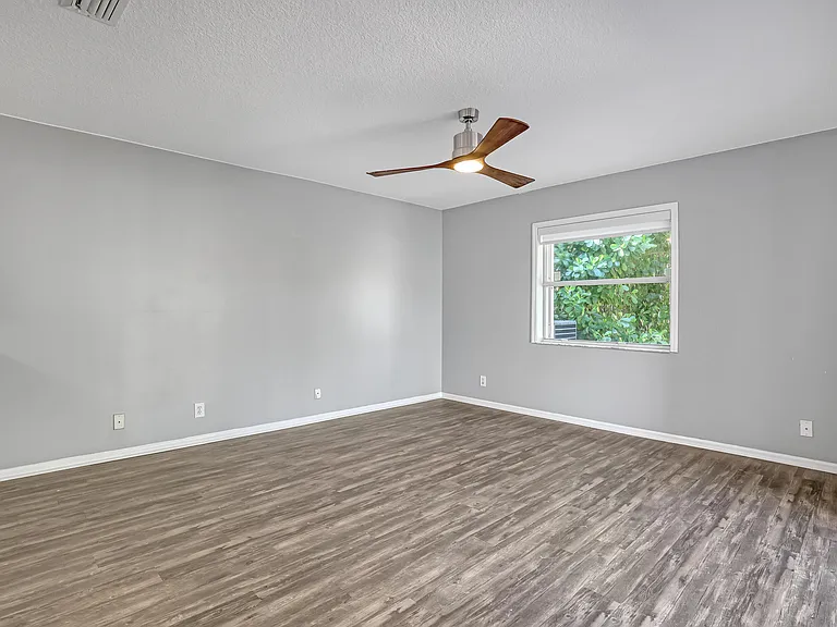 3464 Commodore Ct — Photo 19