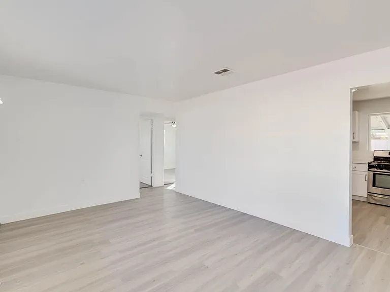 2065 E Don Carlos Ave — Photo 13